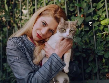 Έγκυος η Τζένη Θεωνά